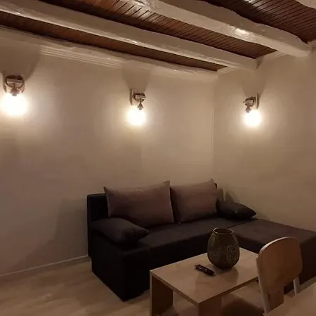 Helen's Little * Valanio