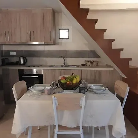 Дом отдыха Helen's Little *